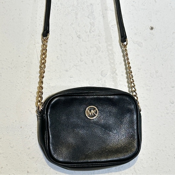 Michael Kors Black Pebbled Leather Small Fulton Crossbody Bag - Picture 4 of 15